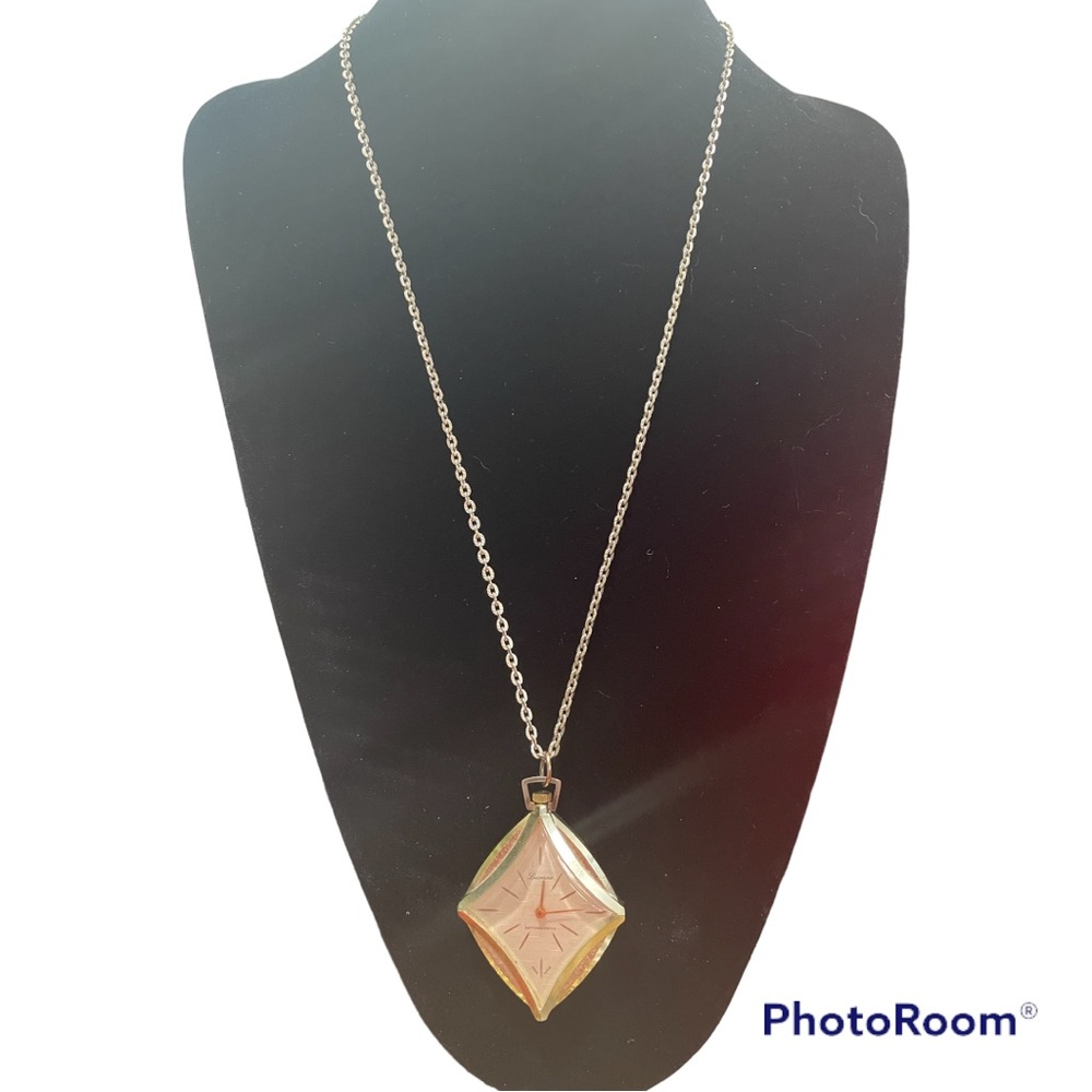 Lacerne Vintage Pendant Watch